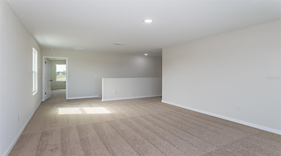 Zephyrhills, Florida 33541, 5 Bedroom Bedrooms, ,3 Bathroombathrooms,Residential,For Sale,Thornhedge,0,Mfrtb8543046