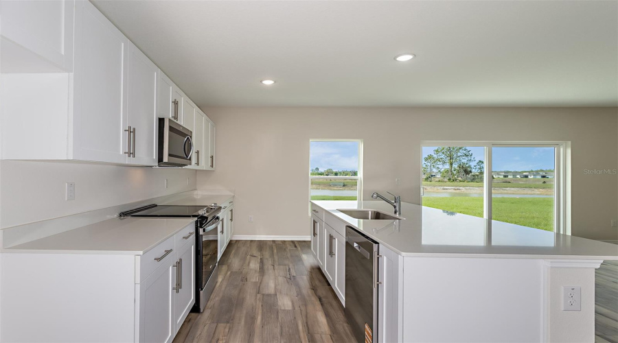 Zephyrhills, Florida 33541, 5 Bedroom Bedrooms, ,3 Bathroombathrooms,Residential,For Sale,Thornhedge,0,Mfrtb8543046