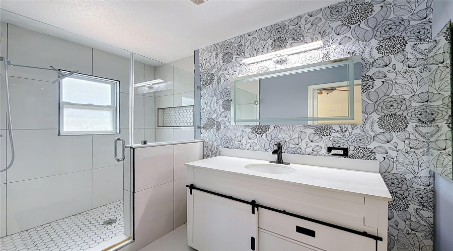 Lutz, Florida 33558, 3 Bedroom Bedrooms, ,2 Bathroombathrooms,Residential,For Sale,Bridgeway,0,Mfrtb8541249
