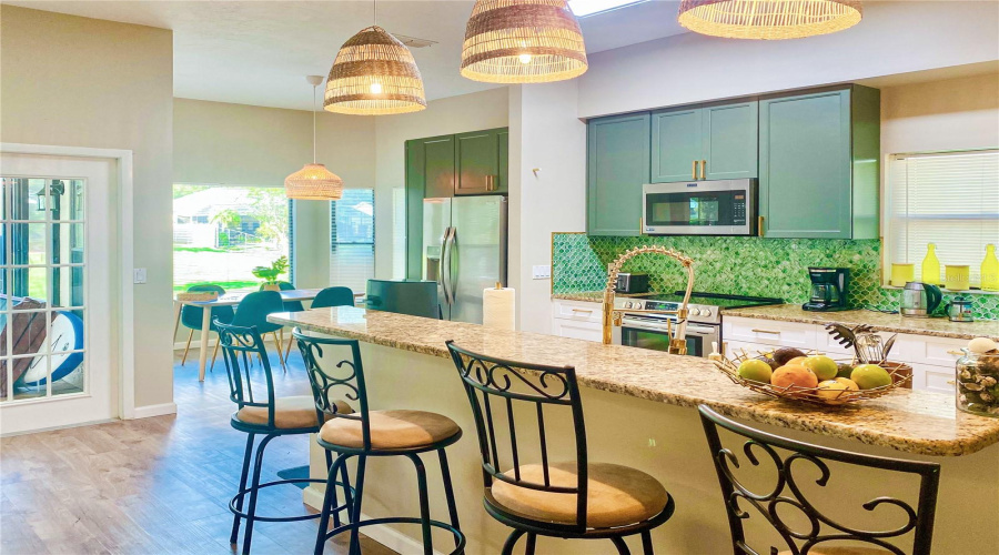 Kitchen Breakfast Bar