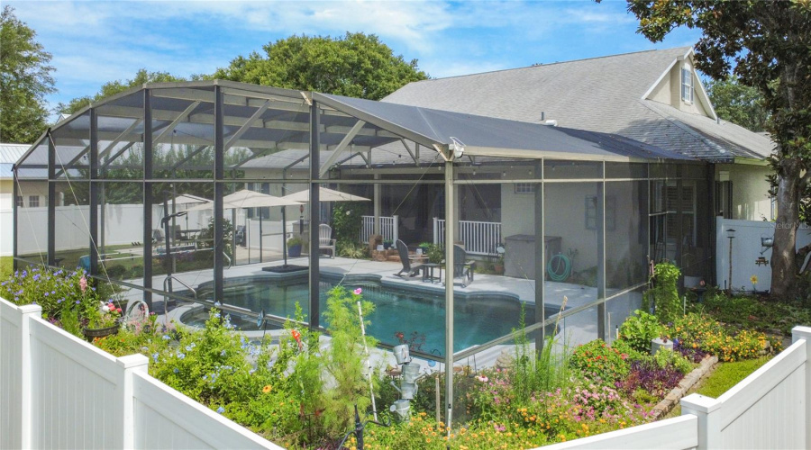 Eustis, Florida 32736, 4 Bedroom Bedrooms, ,3 Bathroombathrooms,Residential,For Sale,Spring Oak,0,Mfrg5113555