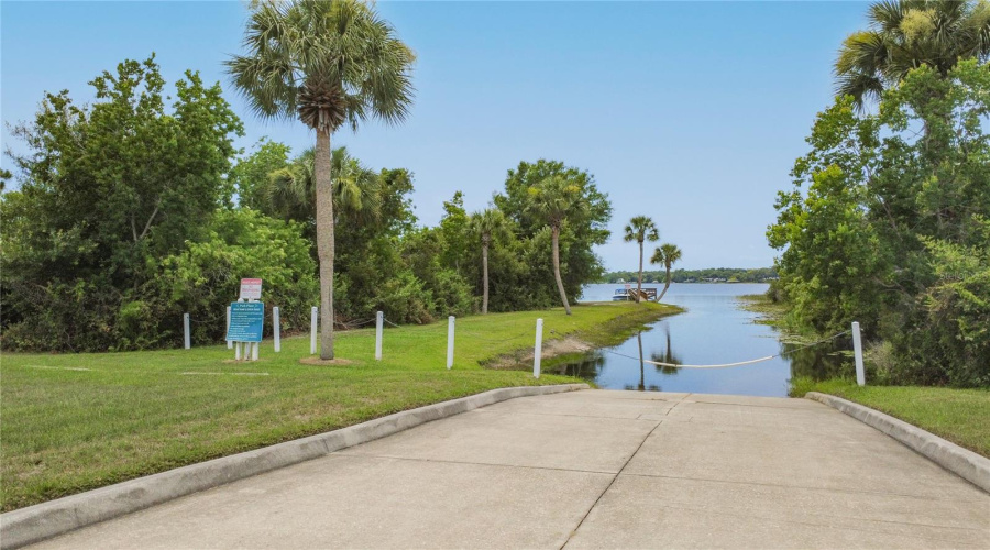 Eustis, Florida 32736, 4 Bedroom Bedrooms, ,3 Bathroombathrooms,Residential,For Sale,Spring Oak,0,Mfrg5113555