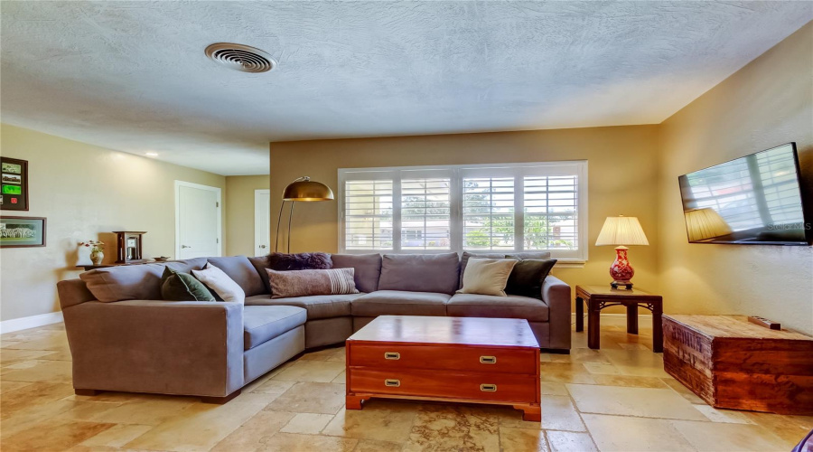 St Petersburg, Florida 33703, 3 Bedroom Bedrooms, ,2 Bathroombathrooms,Residential,For Sale,14Th,0,Mfrtb8510742