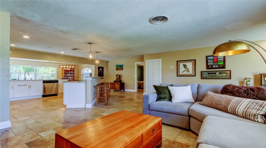 St Petersburg, Florida 33703, 3 Bedroom Bedrooms, ,2 Bathroombathrooms,Residential,For Sale,14Th,0,Mfrtb8510742