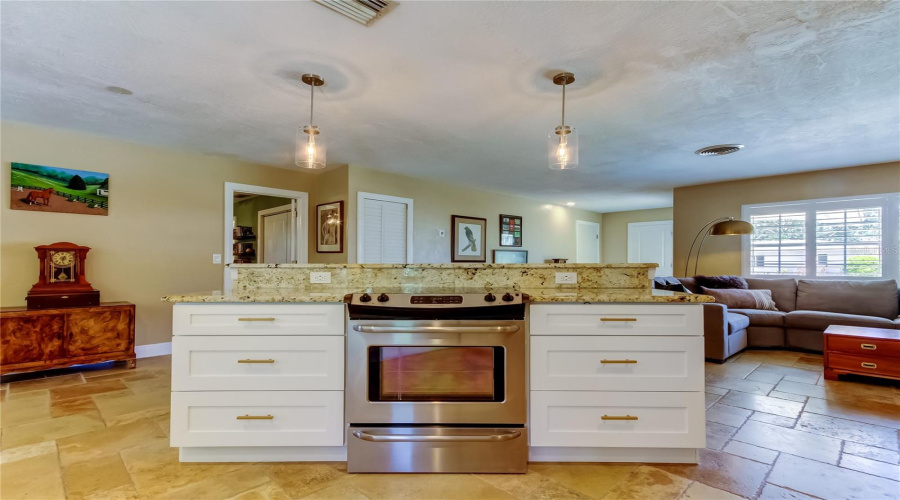 St Petersburg, Florida 33703, 3 Bedroom Bedrooms, ,2 Bathroombathrooms,Residential,For Sale,14Th,0,Mfrtb8510742
