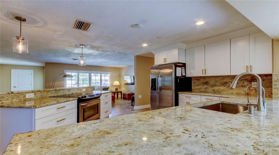 St Petersburg, Florida 33703, 3 Bedroom Bedrooms, ,2 Bathroombathrooms,Residential,For Sale,14Th,0,Mfrtb8510742