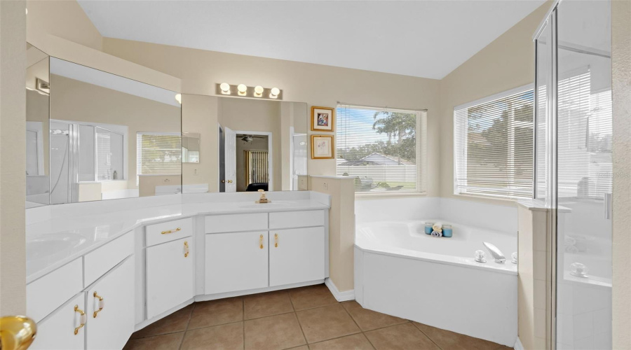 Orlando, Florida 32837, 4 Bedroom Bedrooms, ,2 Bathroombathrooms,Residential,For Sale,Jetton,0,Mfro6417983