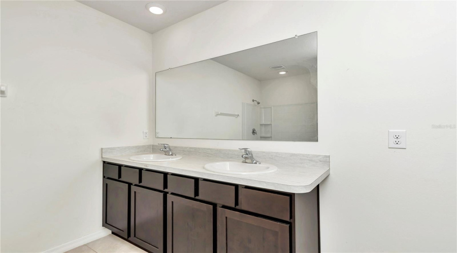 Ocala, Florida 34472, 3 Bedroom Bedrooms, ,2 Bathroombathrooms,Residential,For Sale,Hickory Course,0,Mfrom724861