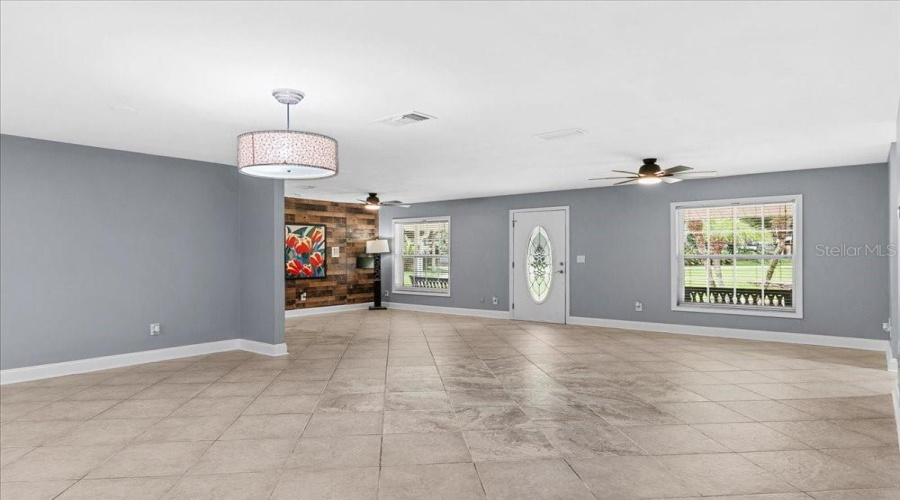 Apopka, Florida 32712, 4 Bedroom Bedrooms, ,3 Bathroombathrooms,Residential,For Sale,Ponkan,0,Mfro6418842