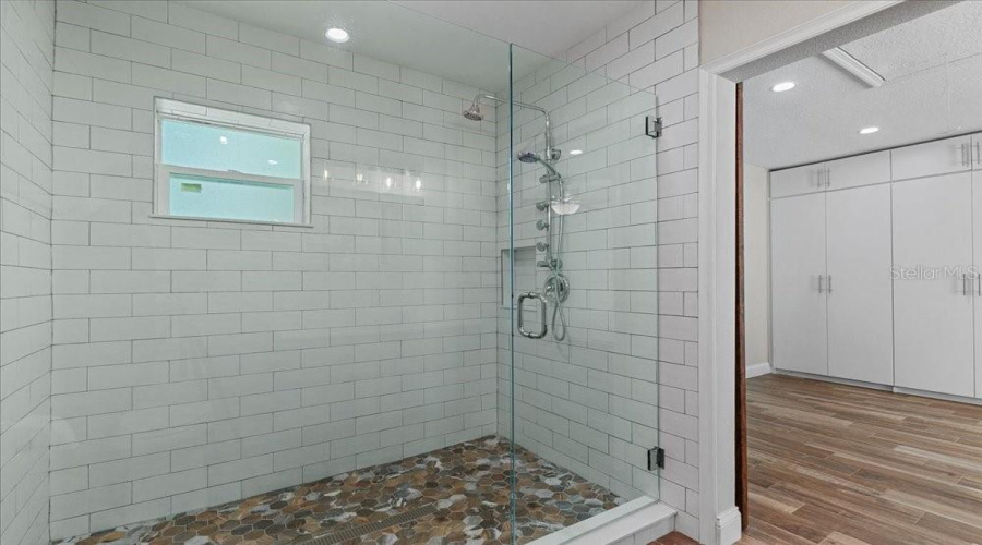 Apopka, Florida 32712, 4 Bedroom Bedrooms, ,3 Bathroombathrooms,Residential,For Sale,Ponkan,0,Mfro6418842