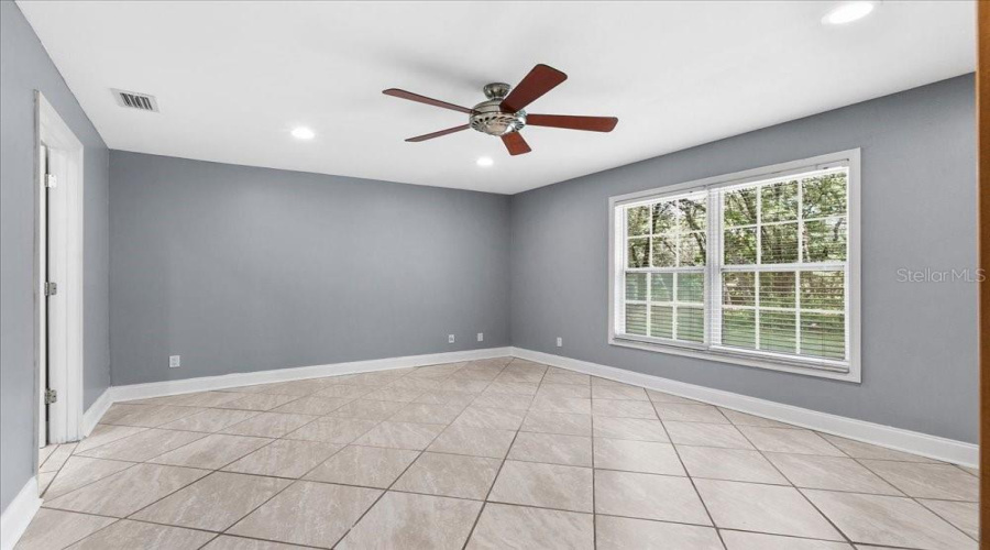 Apopka, Florida 32712, 4 Bedroom Bedrooms, ,3 Bathroombathrooms,Residential,For Sale,Ponkan,0,Mfro6418842