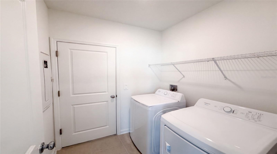 Eagle Lake, Florida 33839, 5 Bedroom Bedrooms, ,2 Bathroombathrooms,Residential,For Sale,Lasso,0,Mfro6433597