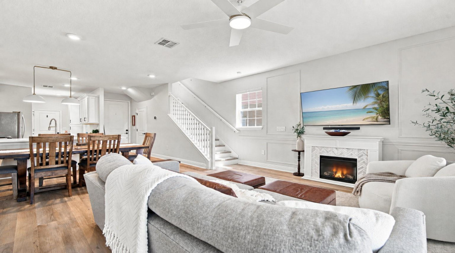 St Petersburg, Florida 33714, 3 Bedroom Bedrooms, ,2 Bathroombathrooms,Residential,For Sale,Neil,0,Mfrtb8538600