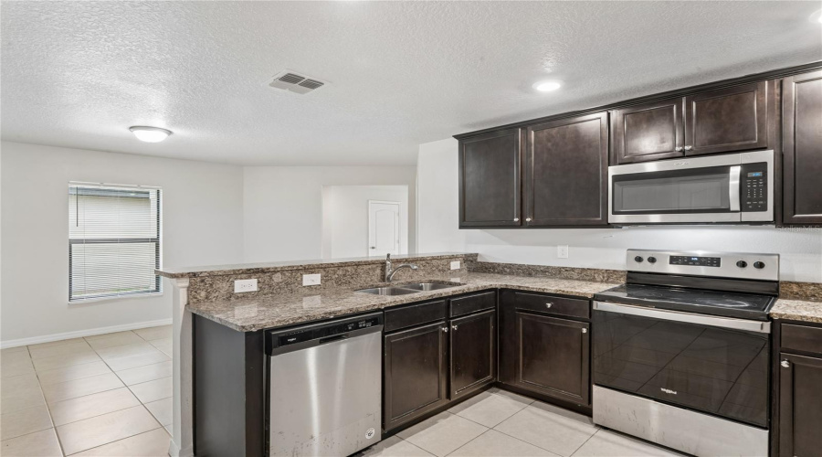 Lakeland, Florida 33805, 5 Bedroom Bedrooms, ,3 Bathroombathrooms,Residential,For Sale,Caspian,0,Mfrtb8536525