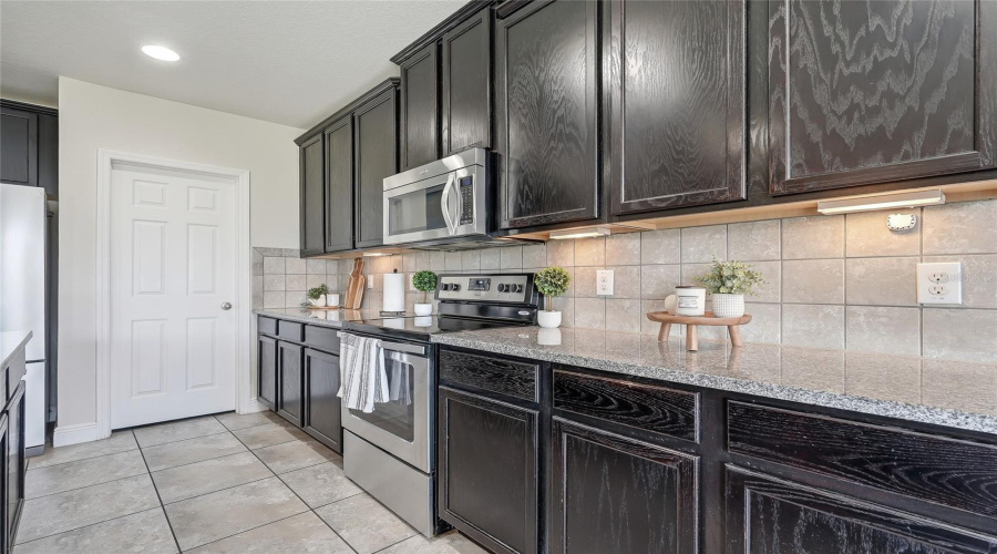 Ruskin, Florida 33573, 4 Bedroom Bedrooms, ,2 Bathroombathrooms,Residential,For Sale,Newminster,0,Mfrtb8537632