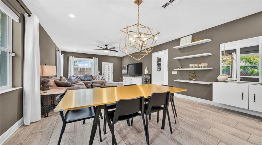 St Petersburg, Florida 33712, 3 Bedroom Bedrooms, ,2 Bathroombathrooms,Residential,For Sale,27Th,0,Mfrtb8540166