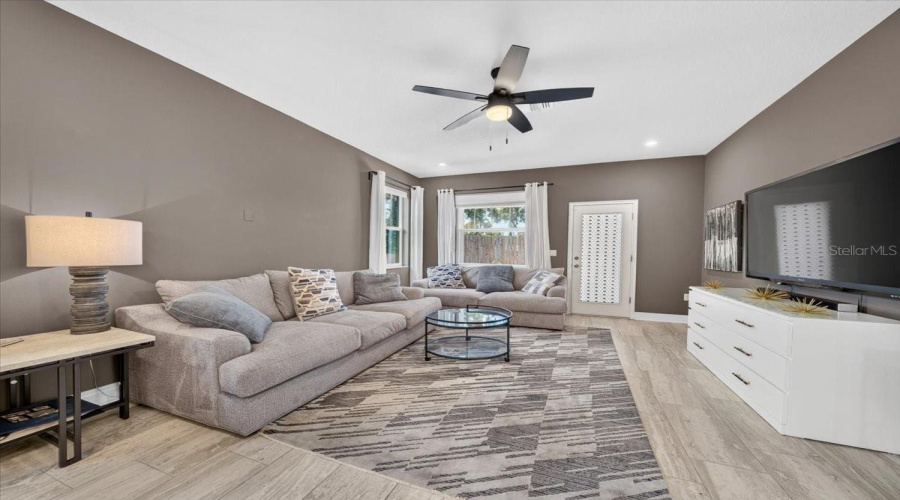 St Petersburg, Florida 33712, 3 Bedroom Bedrooms, ,2 Bathroombathrooms,Residential,For Sale,27Th,0,Mfrtb8540166
