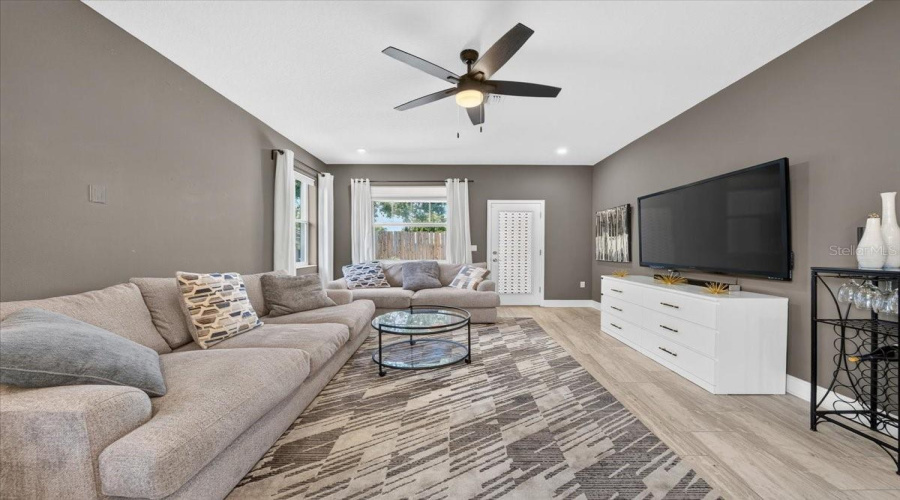 St Petersburg, Florida 33712, 3 Bedroom Bedrooms, ,2 Bathroombathrooms,Residential,For Sale,27Th,0,Mfrtb8540166