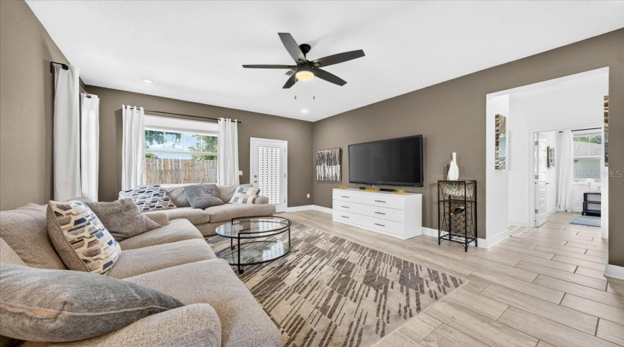 St Petersburg, Florida 33712, 3 Bedroom Bedrooms, ,2 Bathroombathrooms,Residential,For Sale,27Th,0,Mfrtb8540166