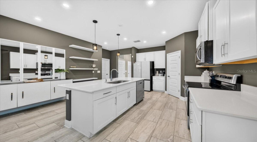 St Petersburg, Florida 33712, 3 Bedroom Bedrooms, ,2 Bathroombathrooms,Residential,For Sale,27Th,0,Mfrtb8540166
