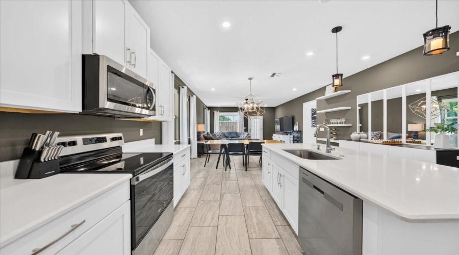 St Petersburg, Florida 33712, 3 Bedroom Bedrooms, ,2 Bathroombathrooms,Residential,For Sale,27Th,0,Mfrtb8540166