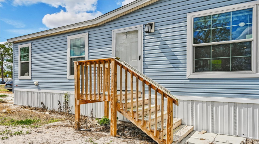 North Fort Myers, Florida 33917, 3 Bedroom Bedrooms, ,2 Bathroombathrooms,Residential,For Sale,Tucker,0,Mfra4685043
