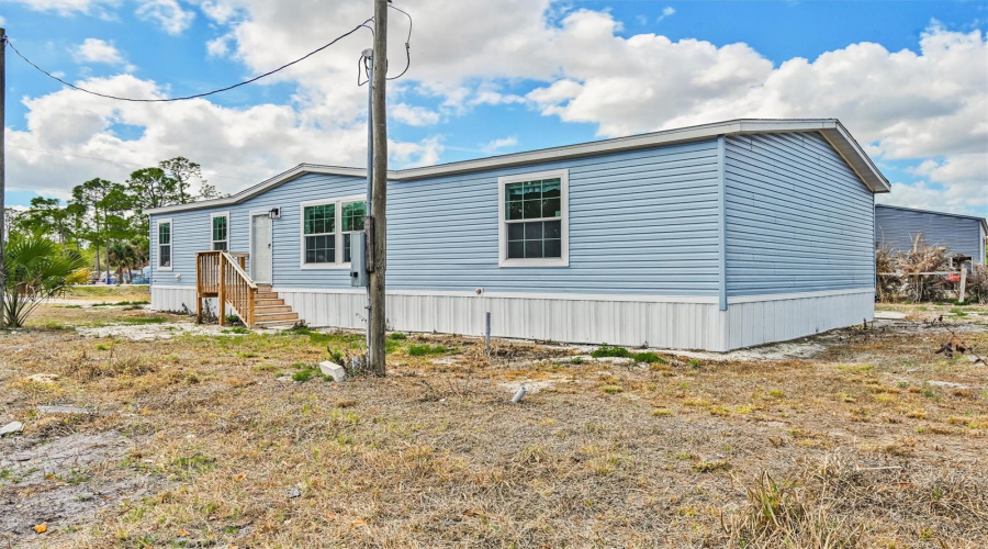 North Fort Myers, Florida 33917, 3 Bedroom Bedrooms, ,2 Bathroombathrooms,Residential,For Sale,Tucker,0,Mfra4685043