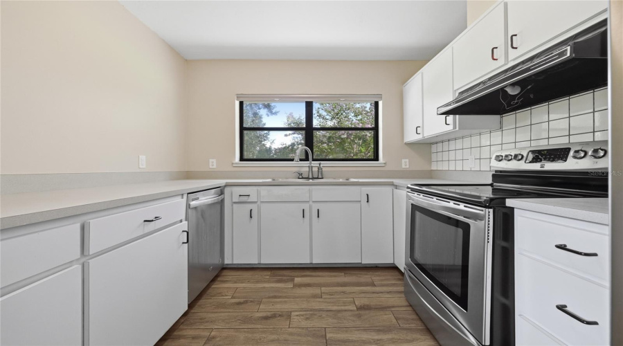 Newberry, Florida 32669, 3 Bedroom Bedrooms, ,3 Bathroombathrooms,Residential,For Sale,40Th,0,Mfrgc541452