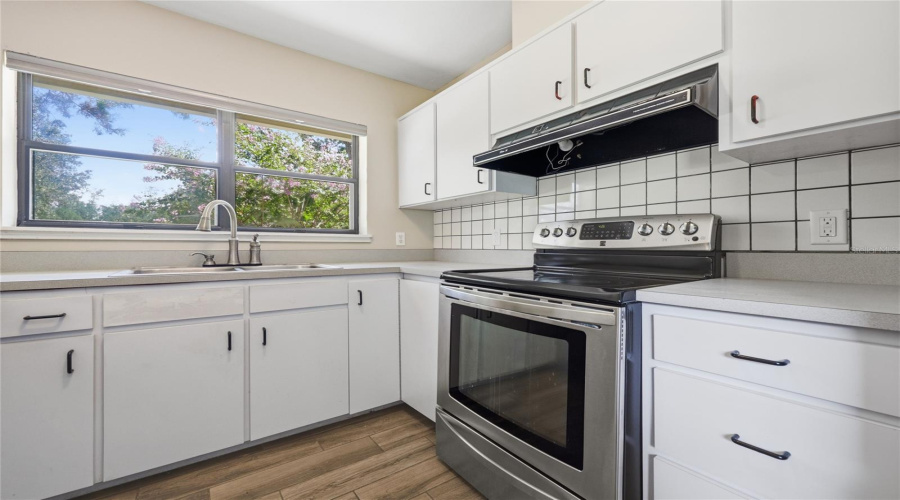 Newberry, Florida 32669, 3 Bedroom Bedrooms, ,3 Bathroombathrooms,Residential,For Sale,40Th,0,Mfrgc541452