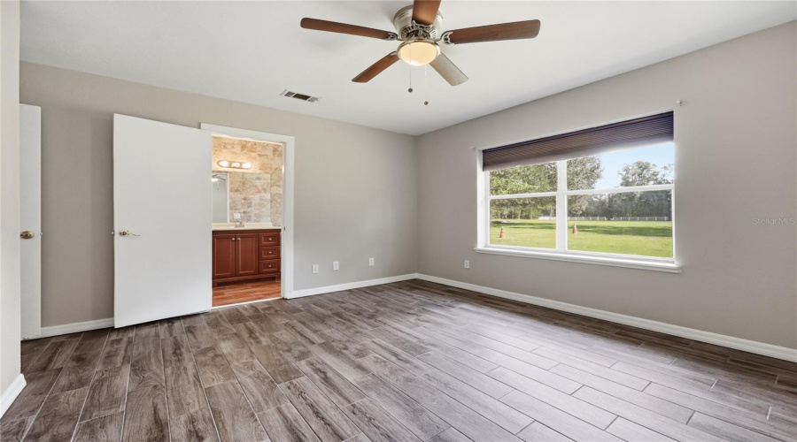 Newberry, Florida 32669, 3 Bedroom Bedrooms, ,3 Bathroombathrooms,Residential,For Sale,40Th,0,Mfrgc541452