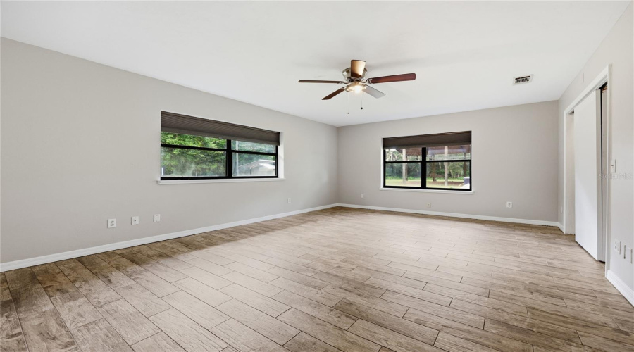 Newberry, Florida 32669, 3 Bedroom Bedrooms, ,3 Bathroombathrooms,Residential,For Sale,40Th,0,Mfrgc541452