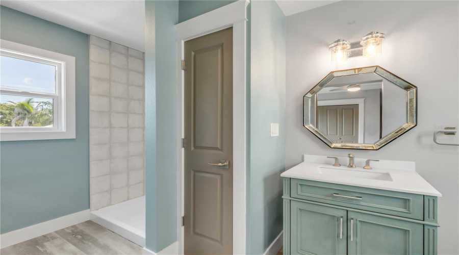 2Nd Floor Ensuite Bathroom