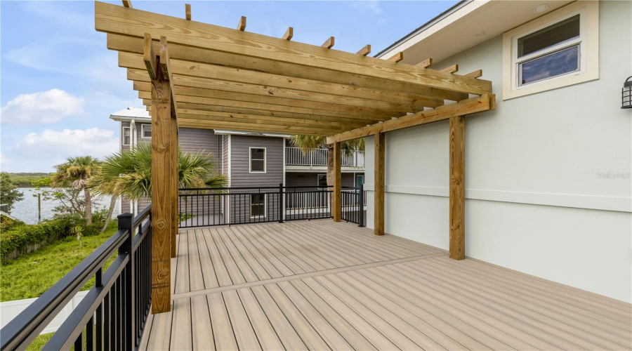3Rd Floor Balcony W Pergola