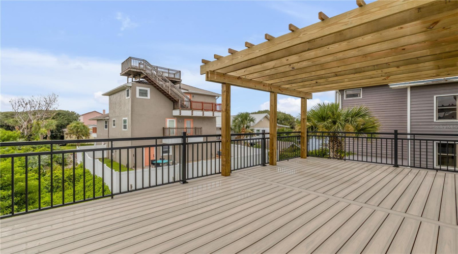 3Rd Floor Balcony W Pergola