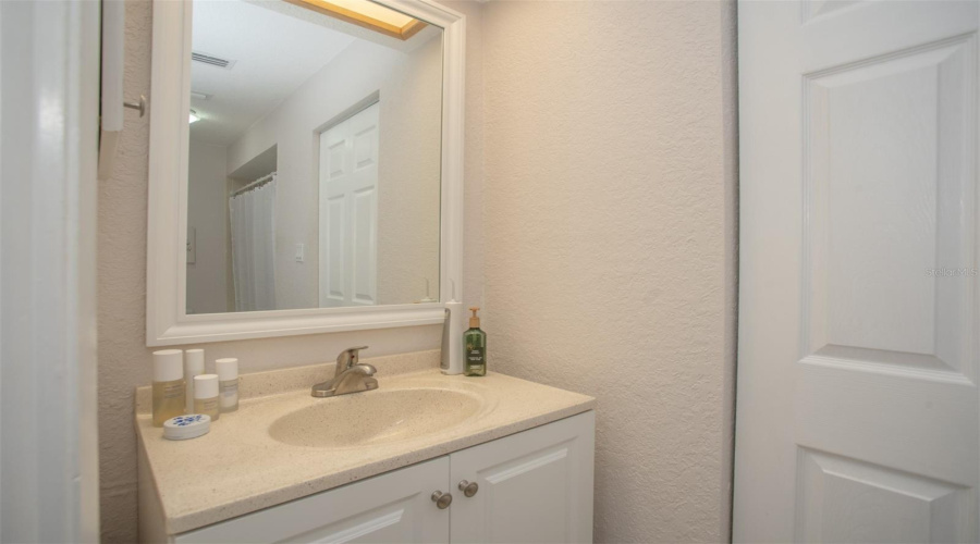 Largo, Florida 33778, 2 Bedroom Bedrooms, ,2 Bathroombathrooms,Residential,For Sale,113Th,0,Mfrtb8468834
