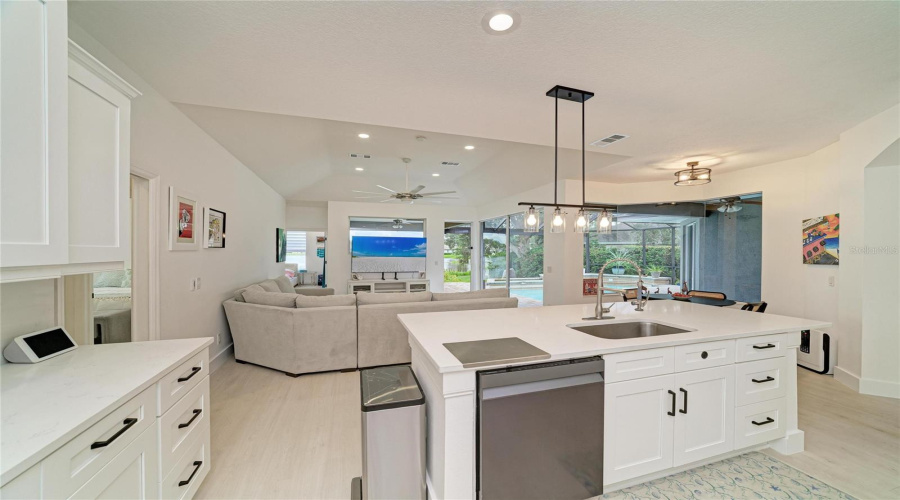 Bradenton, Florida 34202, 5 Bedroom Bedrooms, ,3 Bathroombathrooms,Residential,For Sale,Rivers Bluff,0,Mfra4704187