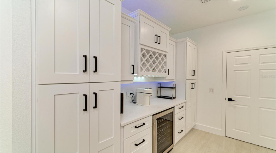 Bradenton, Florida 34202, 5 Bedroom Bedrooms, ,3 Bathroombathrooms,Residential,For Sale,Rivers Bluff,0,Mfra4704187