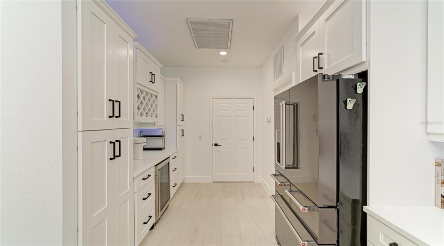 Bradenton, Florida 34202, 5 Bedroom Bedrooms, ,3 Bathroombathrooms,Residential,For Sale,Rivers Bluff,0,Mfra4704187