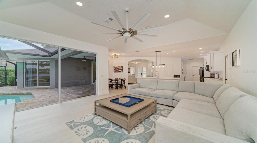 Bradenton, Florida 34202, 5 Bedroom Bedrooms, ,3 Bathroombathrooms,Residential,For Sale,Rivers Bluff,0,Mfra4704187
