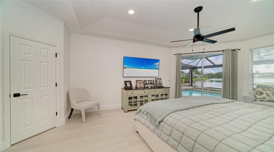 Bradenton, Florida 34202, 5 Bedroom Bedrooms, ,3 Bathroombathrooms,Residential,For Sale,Rivers Bluff,0,Mfra4704187