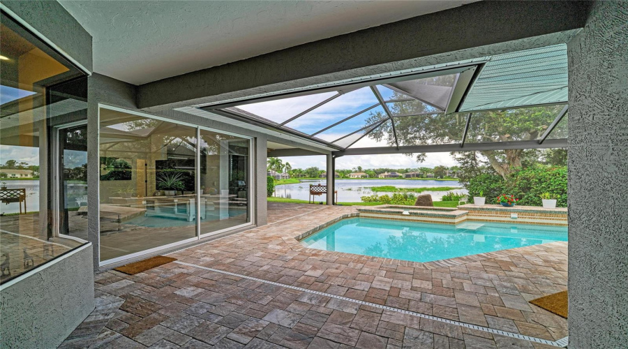 Bradenton, Florida 34202, 5 Bedroom Bedrooms, ,3 Bathroombathrooms,Residential,For Sale,Rivers Bluff,0,Mfra4704187