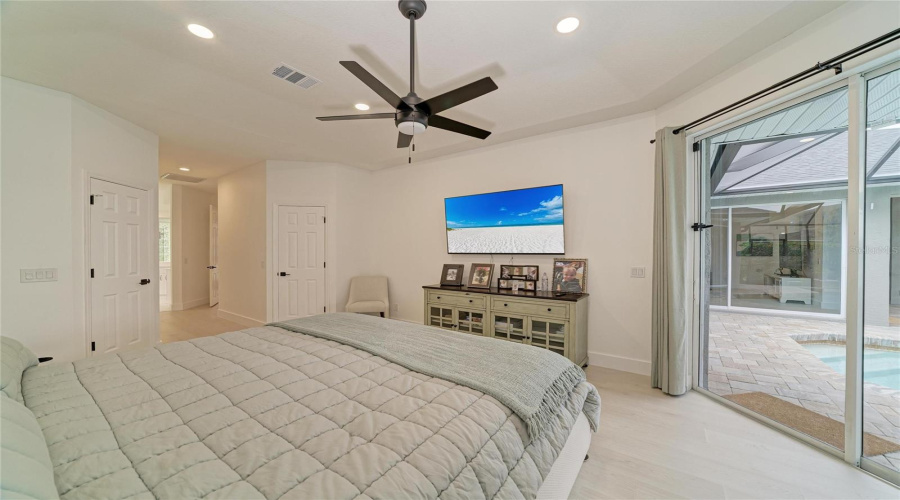 Bradenton, Florida 34202, 5 Bedroom Bedrooms, ,3 Bathroombathrooms,Residential,For Sale,Rivers Bluff,0,Mfra4704187