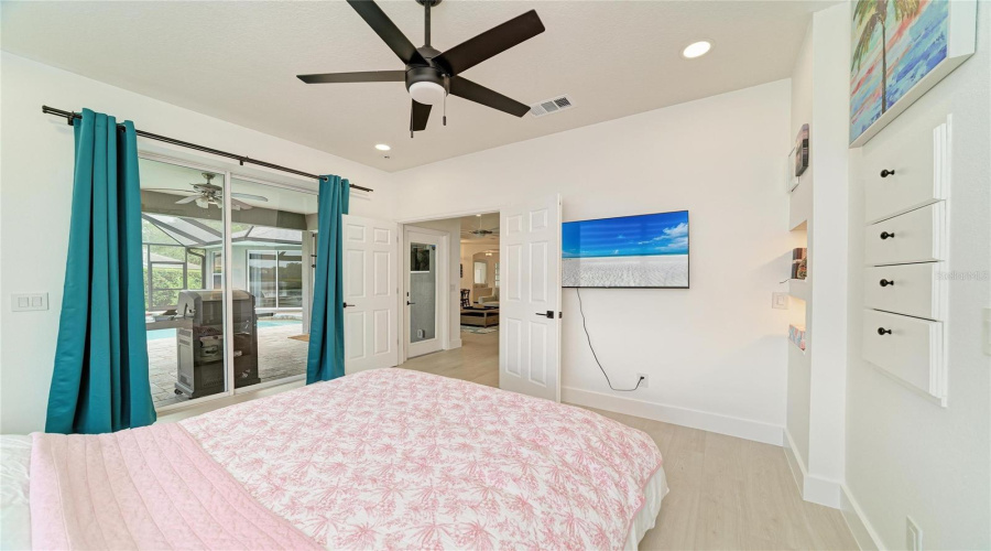 Bradenton, Florida 34202, 5 Bedroom Bedrooms, ,3 Bathroombathrooms,Residential,For Sale,Rivers Bluff,0,Mfra4704187