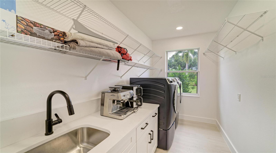 Bradenton, Florida 34202, 5 Bedroom Bedrooms, ,3 Bathroombathrooms,Residential,For Sale,Rivers Bluff,0,Mfra4704187