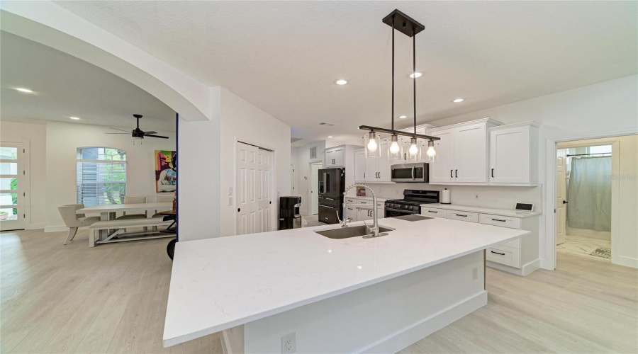 Bradenton, Florida 34202, 5 Bedroom Bedrooms, ,3 Bathroombathrooms,Residential,For Sale,Rivers Bluff,0,Mfra4704187
