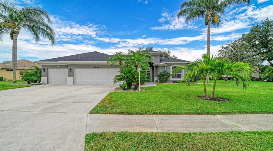 Bradenton, Florida 34202, 5 Bedroom Bedrooms, ,3 Bathroombathrooms,Residential,For Sale,Rivers Bluff,0,Mfra4704187