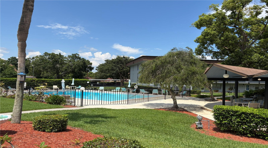 Winter Haven, Florida 33880, 3 Bedroom Bedrooms, ,2 Bathroombathrooms,Residential,For Sale,Lake Howard,0,Mfrl4963297