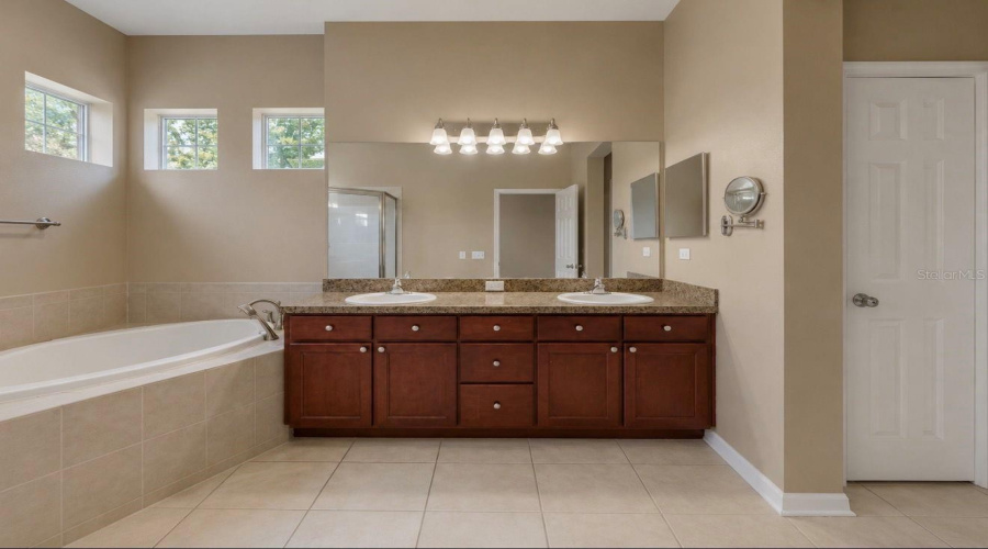 Primary Suite Bathroom
