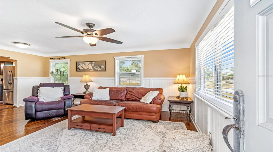 St Petersburg, Florida 33713, 3 Bedroom Bedrooms, ,2 Bathroombathrooms,Residential,For Sale,16Th,0,Mfrtb8522892