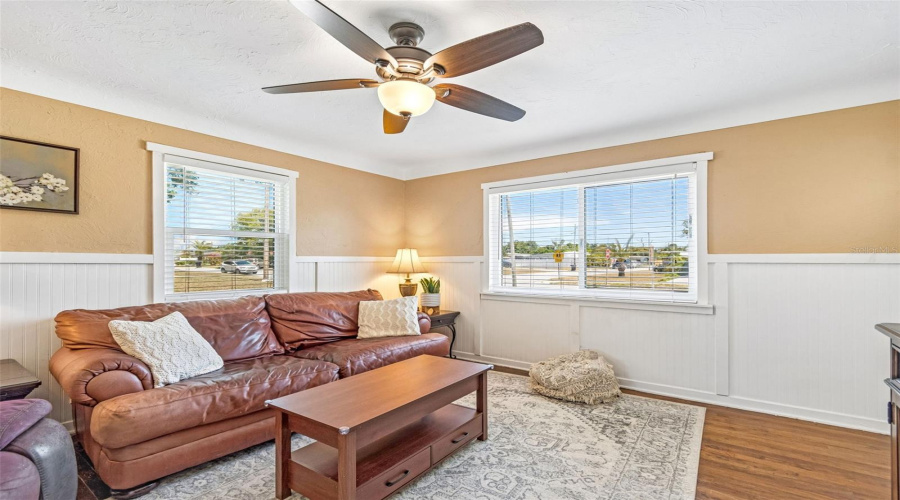St Petersburg, Florida 33713, 3 Bedroom Bedrooms, ,2 Bathroombathrooms,Residential,For Sale,16Th,0,Mfrtb8522892